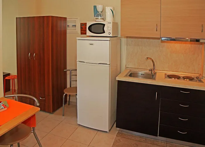 Dionysus Apartments & Suites