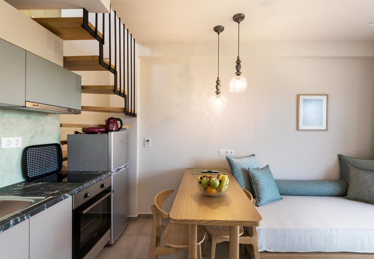Dionysus & Apartment *