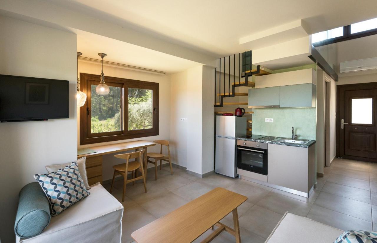 Dionysus & Apartment